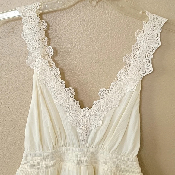 Express Off White Tiered Crochet Lace Strap Dress - Size XS - Picture 2 of 10